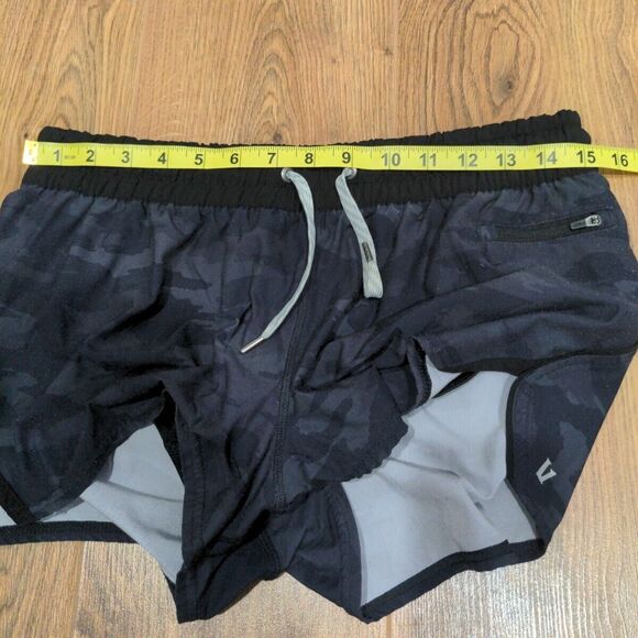 Vuori Womens Clementine Short Camo Size L Gray Active Gym Running Lightweight - Picture 8 of 10